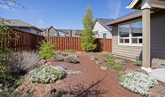 475 NW 28th St, Redmond, OR 97756