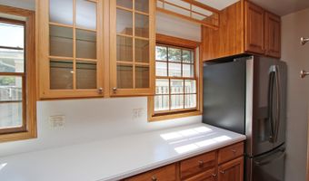 2405 E Miner St, Arlington Heights, IL 60004