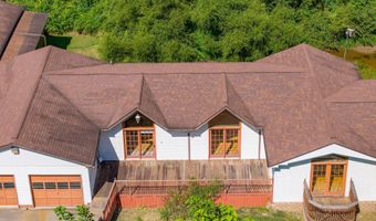 213 Patterson Creek Dr, Alderson, WV 24910