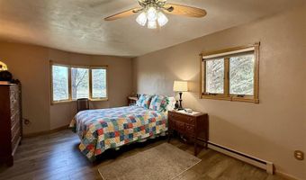 221 44th St N, Cody, WY 82414