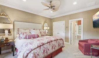 224 Chestnut Trl, Banner Elk, NC 28604
