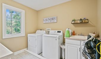 623 Oswego Dr, Adams Twp., PA 15044