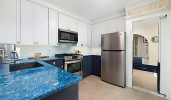 96 Steamboat St, Jamestown, RI 02835