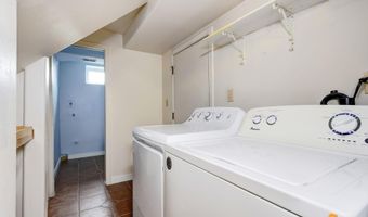1558 E St, Anchorage, AK 99501