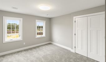 8 Stone Creek Dr, Brentwood, NH 03833
