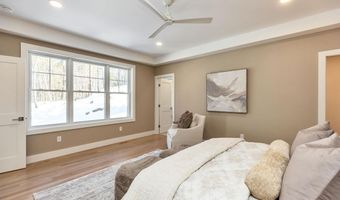 14 Overlook Cir, Auburn, NH 03032