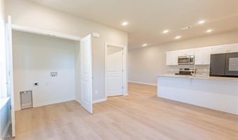 1403 SW Casuarina Dr 1, Bentonville, AR 72712