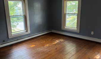 36 Spruce St, Brattleboro, VT 05301