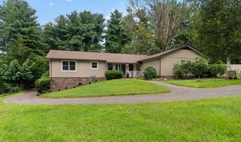 823 Birdie Dr, Abingdon, VA 24211