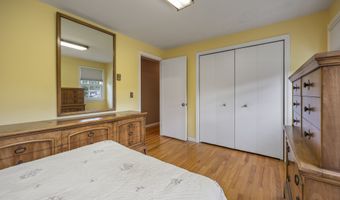 745 Rustic Ln, Cheshire, CT 06410
