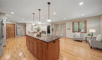 2349 Lake View Dr, Ames, IA 50010