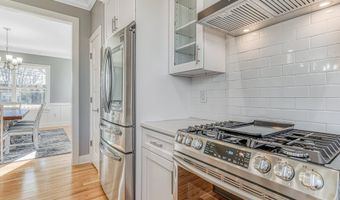 472 Muller Ave, Bayville, NJ 08721