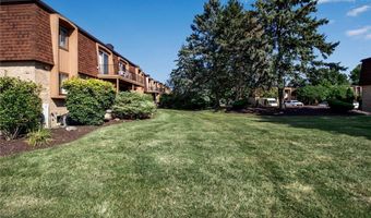 135 4 Charter Oaks Dr 4, Amherst, NY 14228