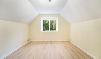 23 Lake Shore County Rd, Beverly Shores, IN 46301