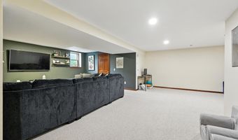 704 Redding Rd, Angola, IN 46703