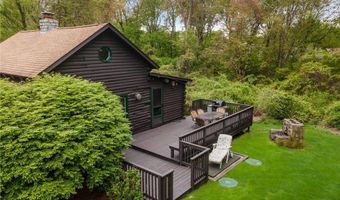 4 Ottawa Trl, Narragansett, RI 02882