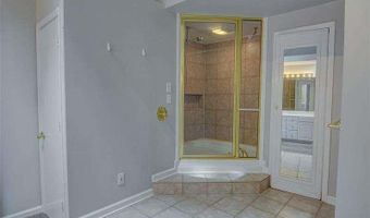 639 Lakeshore Dr, Berkeley Lake, GA 30096