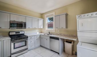1614 Center St, Des Moines, IA 50314