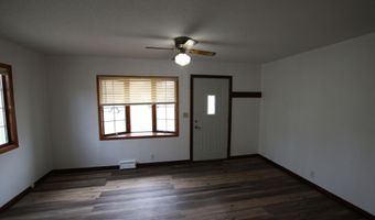 911 S Aldrich St, Aberdeen, SD 57401