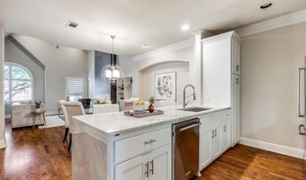 4141 Towne Green Cir, Addison, TX 75001