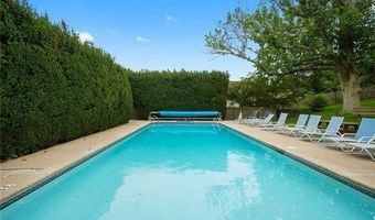 49 Seabreeze Ln 49, Bristol, RI 02809