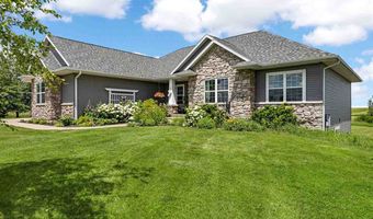3352 Southridge Dr, Amana, IA 52203