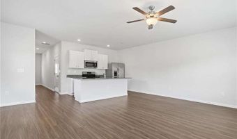 157 Village Green Dr, Adairsville, GA 30103