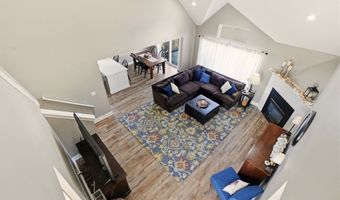 617 Eaton Dr, Aurora, OH 44202