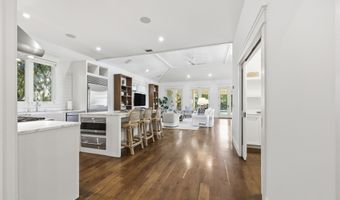 698 BEACH Ave, Atlantic Beach, FL 32233