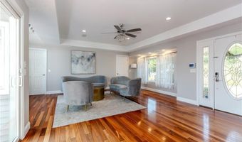 21 Crestwood Rd, Warwick, RI 02886