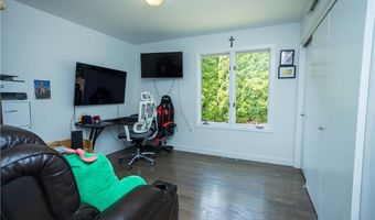 9 Katelan Ct, Cranston, RI 02921