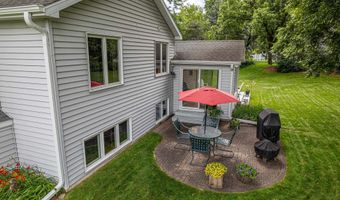 7549 W Village Crest Dr, Madison, WI 53719