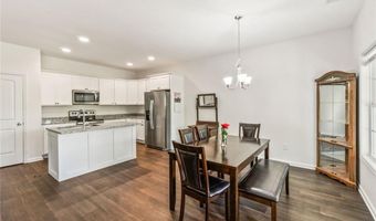 372 Highland Pointe Dr, Alto, GA 30510