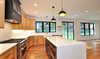 152 E Hill Rd, Canton, CT 06019