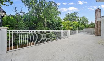 9715 SINGLETON Dr, Bethesda, MD 20817