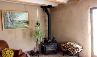 567 A Tune Dr, Arroyo Hondo, NM 87513