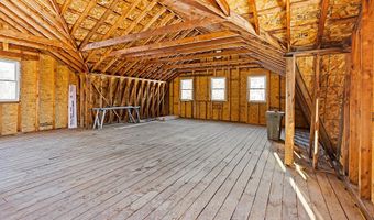 9 Snug Harbor Rd, Belgrade, ME 04917