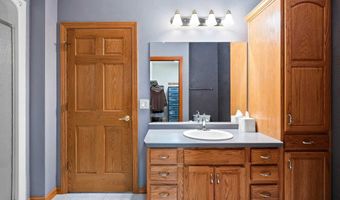 3302 E FALLCREEK Ln, Appleton, WI 54913