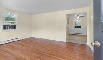 109 W Shore Dr, Coventry, RI 02816