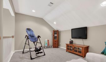 18224 153rd St, Basehor, KS 66007