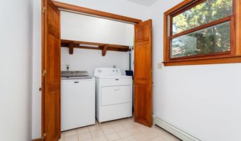 8 Phoebee Ln, Brookfield, CT 06804
