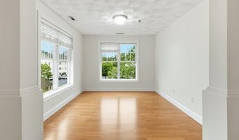 15 Saw Mill Dr 306, North Kingstown, RI 02852