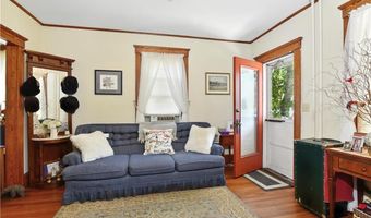 1 Arnold Ave, Newport, RI 02840