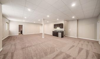 864 Gallery Ln, Ann Arbor, MI 48103