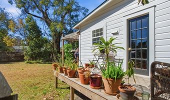 130 14th St, Apalachicola, FL 32320