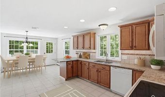 71 Rolling Hill Dr, Exeter, RI 02822