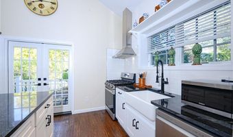 24 Anthony St, Newport, RI 02840