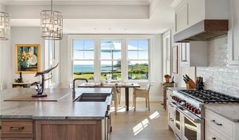 71 Cliff Dr, Narragansett, RI 02882