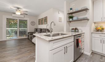 140 UWAPO Rd 58-204, Kihei, HI 96753