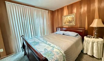 110 Lakeshore Dr, Cascade, ID 83611